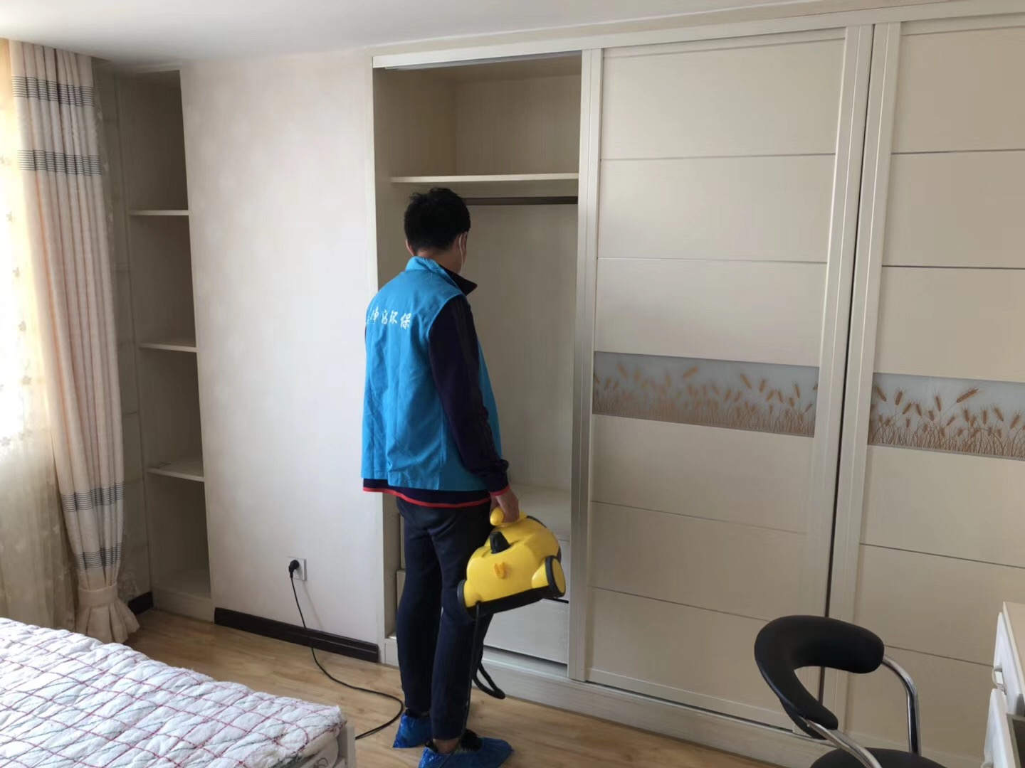 武漢市嘉凈鴻環(huán)?？萍加邢薰? style=