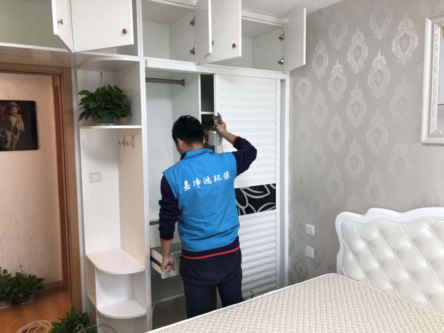 武漢市嘉凈鴻環(huán)?？萍加邢薰? style=