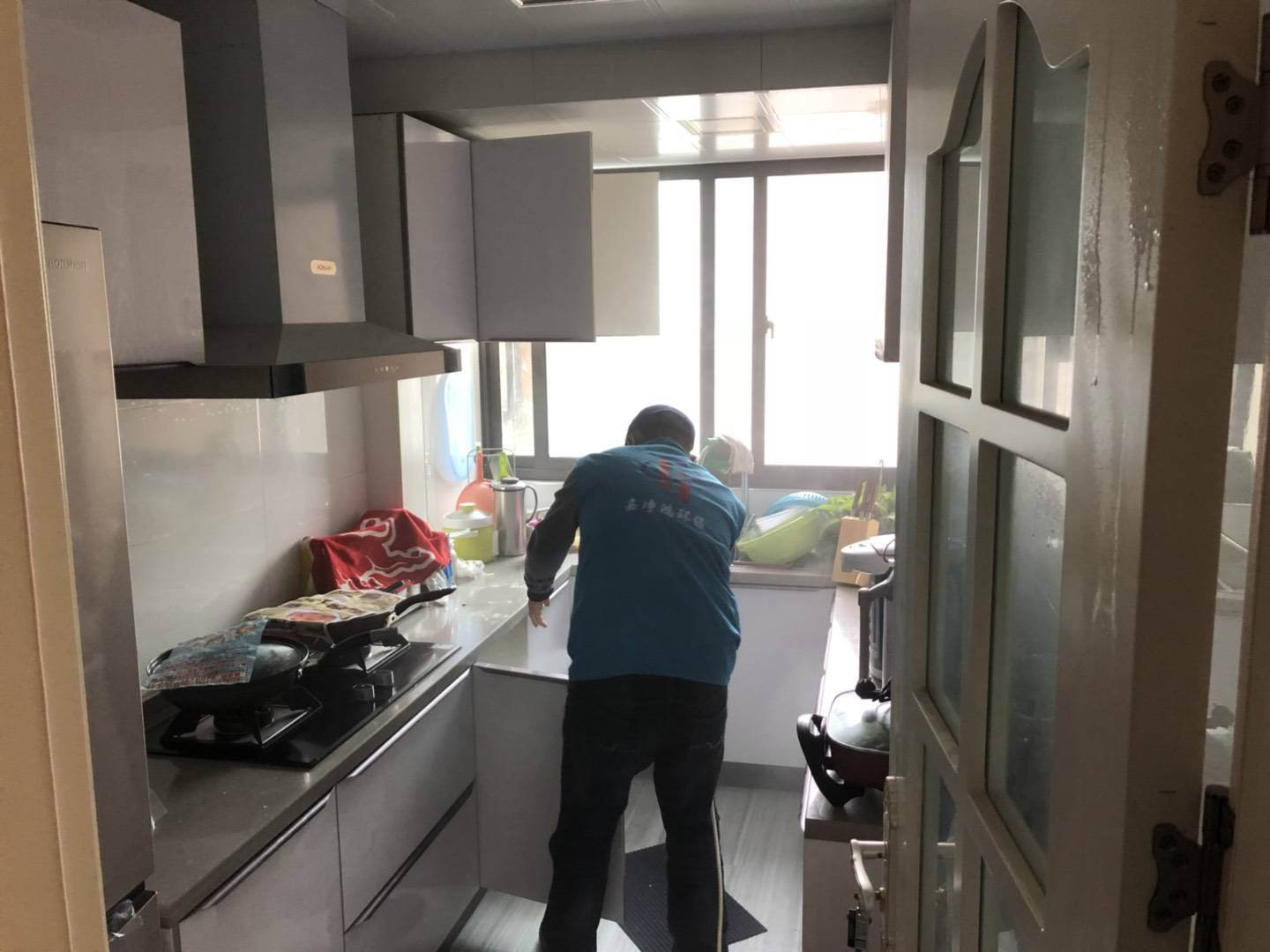 武漢市嘉凈鴻環(huán)?？萍加邢薰? style=