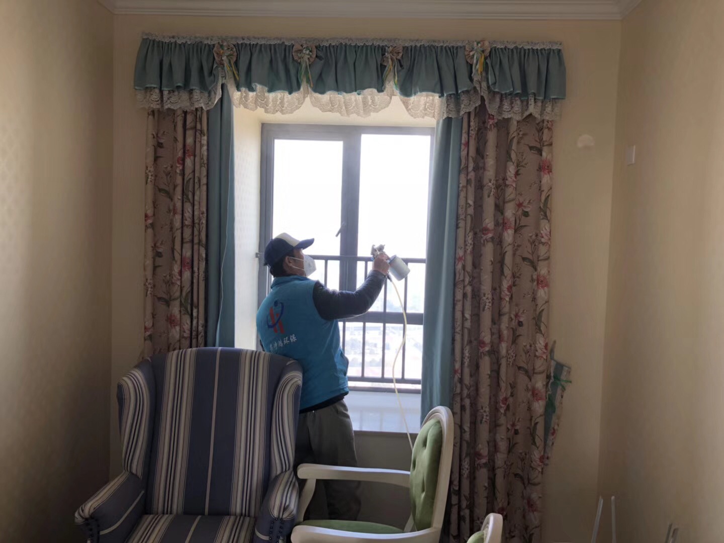 武漢市嘉凈鴻環(huán)?？萍加邢薰? style=