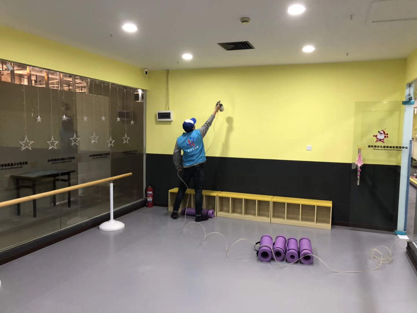 武漢市嘉凈鴻環(huán)?？萍加邢薰? style=