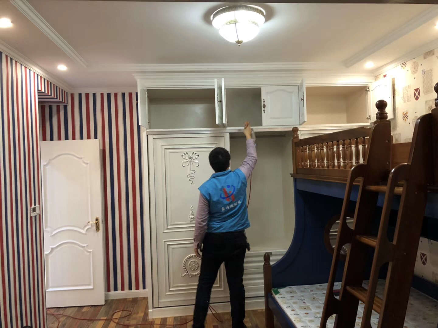 武漢市嘉凈鴻環(huán)?？萍加邢薰? style=