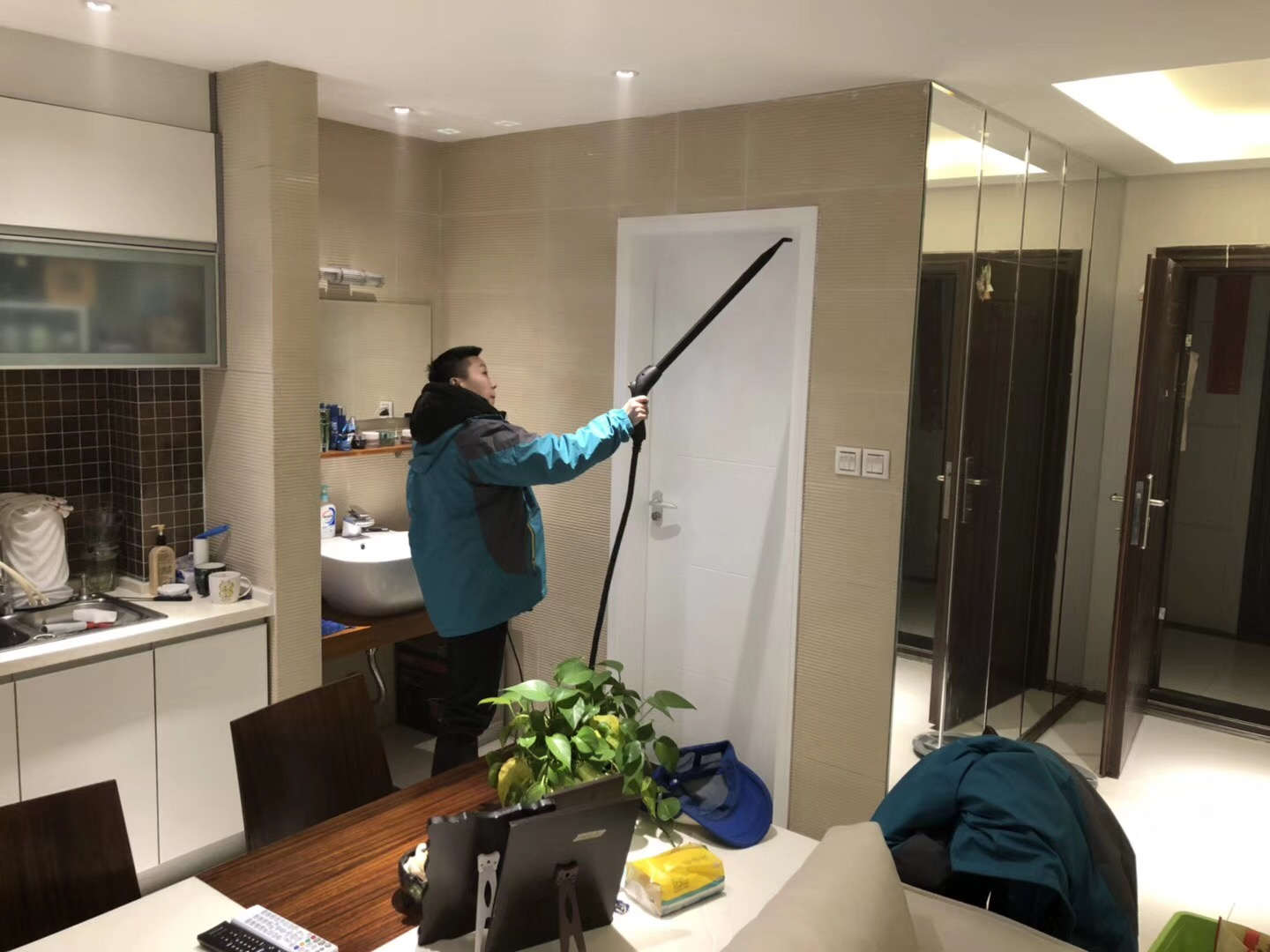 武漢市嘉凈鴻環(huán)?？萍加邢薰? style=