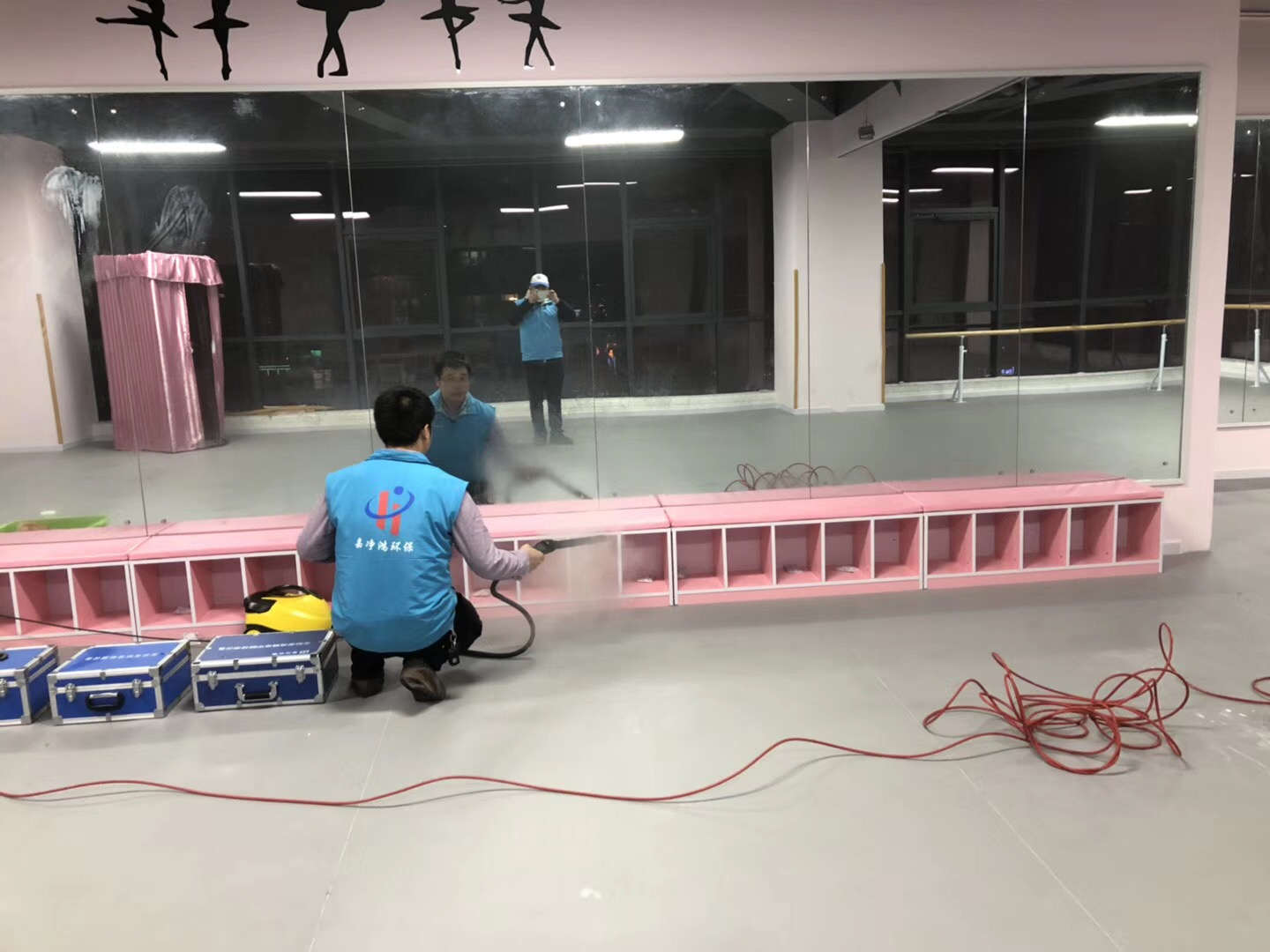 武漢市嘉凈鴻環(huán)?？萍加邢薰? style=