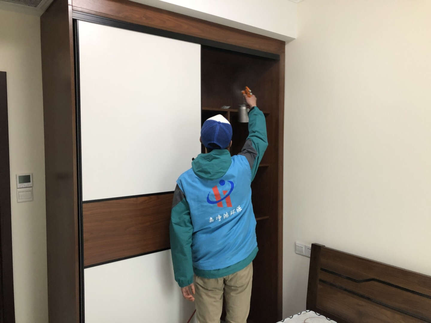 武漢市嘉凈鴻環(huán)?？萍加邢薰? style=